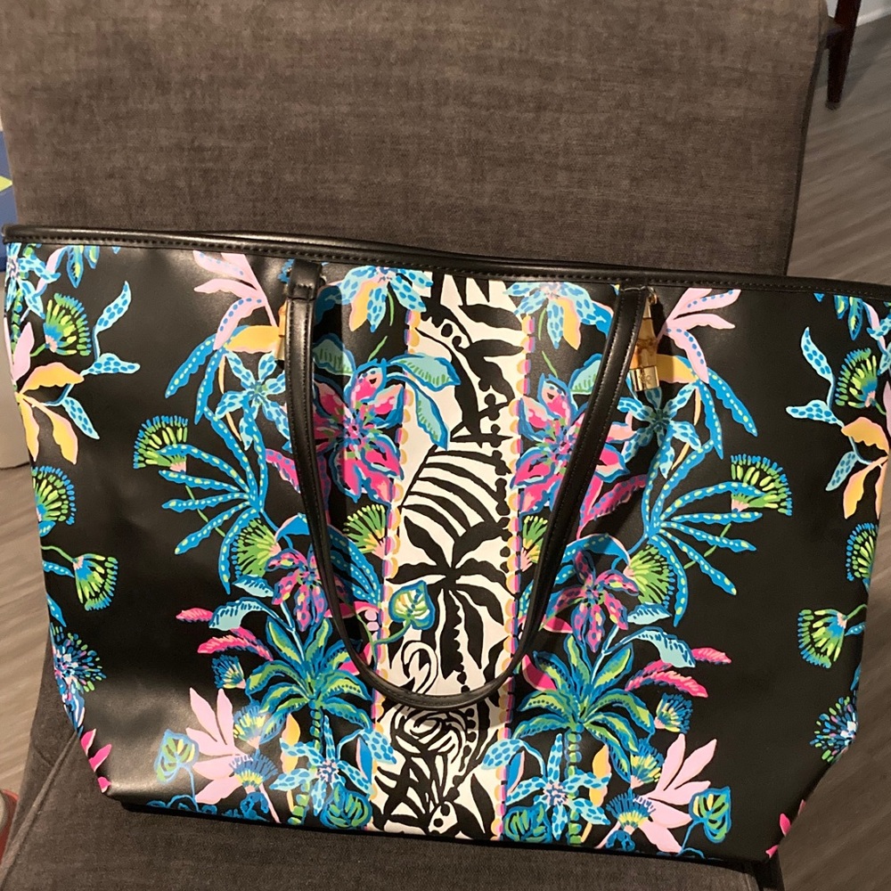 Lilly Pulitzer Meena Tote - Picture 3 of 4